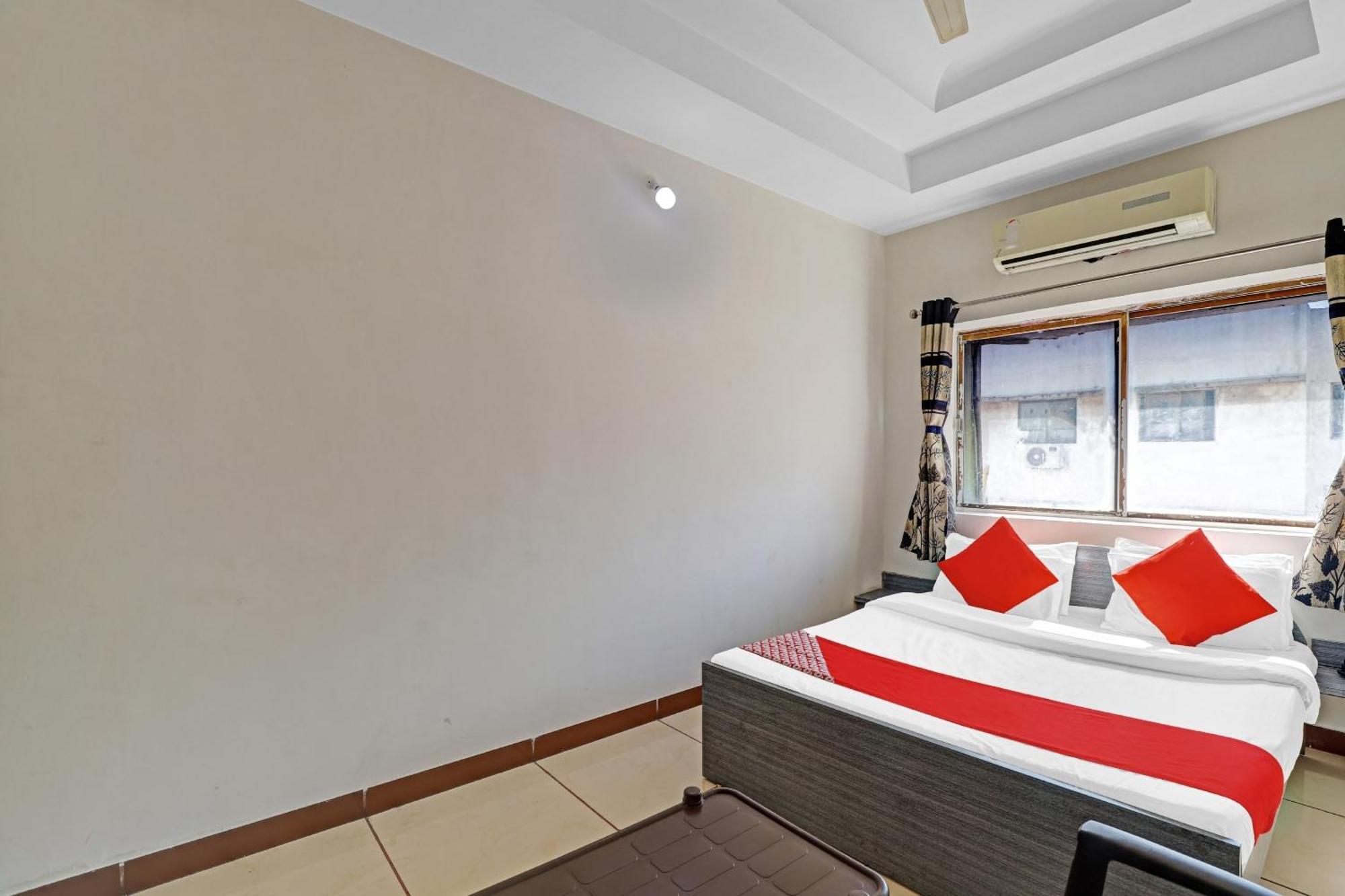 Hotel Velvet Rajkot Exterior foto